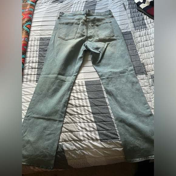 Men’s Old Navy Lightwashed Jeans - Picture 2 of 2